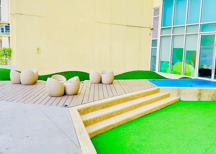 Makati With Free Pool, Gym And View Apartment