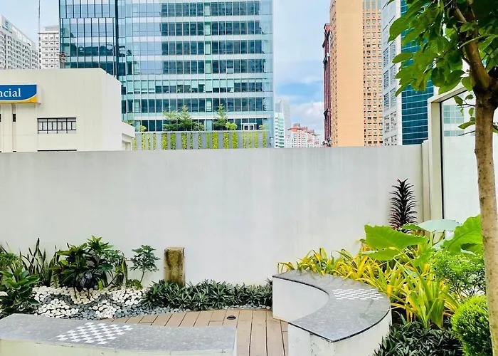 Makati With Free Pool, Gym And View Manila